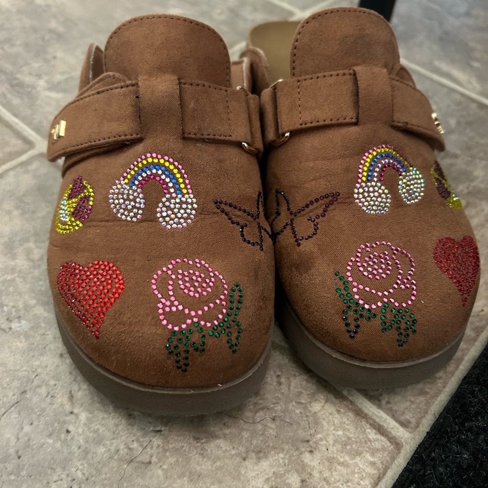 Steve Madden Brown Kids Slippers with Colorful Embellishments